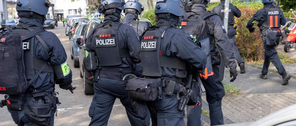 Der Großeinsatz in Essen zog sich am Freitag über Stunden bis zur Festnahme des Tatverdächtigen hin. (Archivbild)