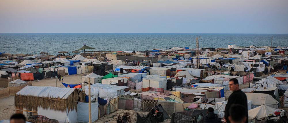 Israels Armee hat die jetzt schon überfüllte Zeltstadt Al-Mawasi zum Zufluchtsort für die Zivilisten der Stadt Gaza erklärt. (Archivbild)