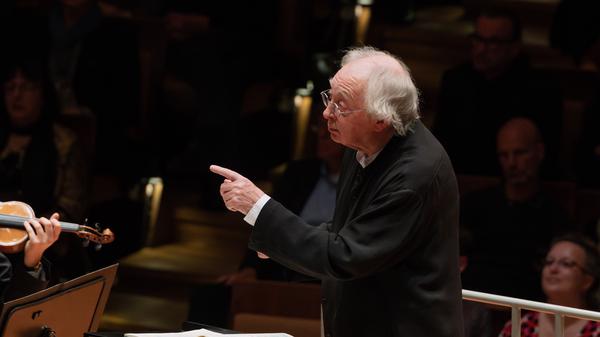 Der Dirigent Philippe Herreweghe in der Berliner Philharmonie. 