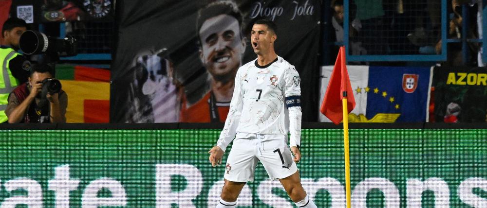 Cristian Ronaldo widmete seinen Treffer zum 3:0 dem verstorbenen Diogo Jota.