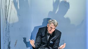 Allein im Elend: Jens Harzer spielt Oscar Wilde. 