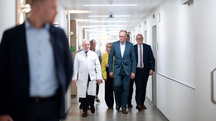 Die Finanzierung des Gesundheitssystems war auch Thema beim Besuch von Bundeskanzler Merz im Alfried-Krupp-Krankenhaus in Essen. 