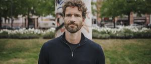 Arne Friedrich, ehemaliger Nationalspieler und Hertha BSC-Kapitän. Der 103-fache Nationalspieler engagiert sich mit seiner Arne-Friedrich-Stiftung für benachteiligte Kinder und Jugendliche ein. Fotografiert am 22. August 2025 in Berlin.