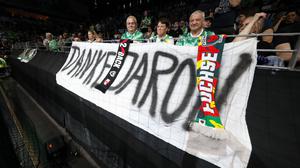 Die Füchse-Fans sind Meistertrainer Jaron Siewert weiter sehr verbunden.