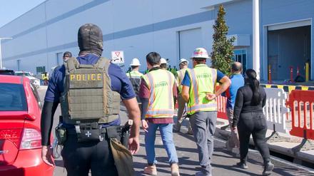 Razzia im US-Bundesstaat Georgia: Die amerikanische Einwanderungsbehörde nahm Arbeiter aus Südkorea auf der Baustelle einer Batteriefabrik fest.