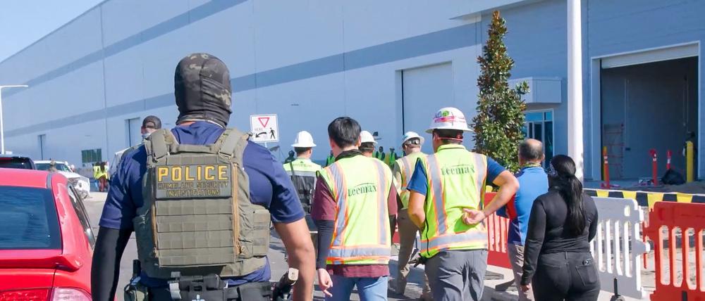 Razzia im US-Bundesstaat Georgia: Die amerikanische Einwanderungsbehörde nahm Arbeiter aus Südkorea auf der Baustelle einer Batteriefabrik fest.