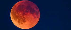 Eine totale Mondfinsternis ist am 7. September 2025 als sogenannter Blutmond in Brandenburg (Lebus) zu sehen. 