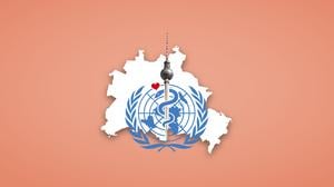Das Logo der Weltgesundheitsorganisation WHO vor den Umrissen Berlins und dem Fernsehturm.