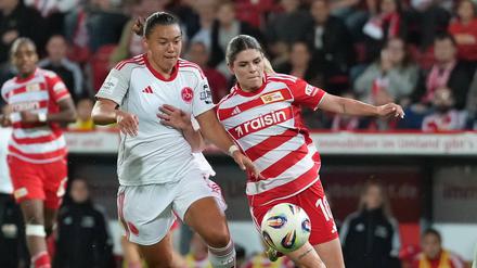 Eileen Campbell (rechts) spielte am Sonntag erstmals mit Union in der Bundesliga.
