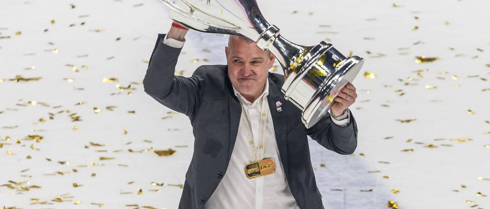Triumphiert Trainer Serge Aubin mit seinen Eisbären erneut in der Deutschen Eishockey Liga?