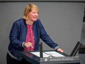 Wiebke Esdar (SPD), spricht im Bundestag bei den Haushaltsberatungen zur Einbringung des Entwurfs für den Bundeshaushalt 2025. 