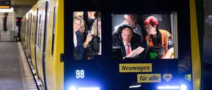 Premierenfahrt Berliner U-Bahn Reihe JK mit Regierungschef Kai Wegner (CDU).