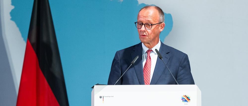 Bundeskanzler Friedrich Merz spricht bei der Eröffnung der Konferenz der Leiterinnen und Leiter deutscher Auslandsvertretungen.