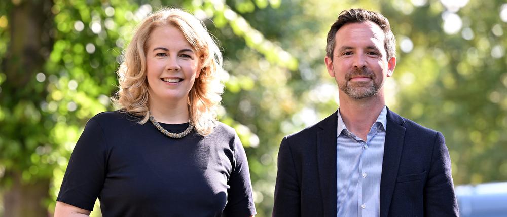 FDP-Chefin Linda Teuteberg (FDP) und der SPD-Oberbürgermeisterkandidat Severin Fischer (SPD)
