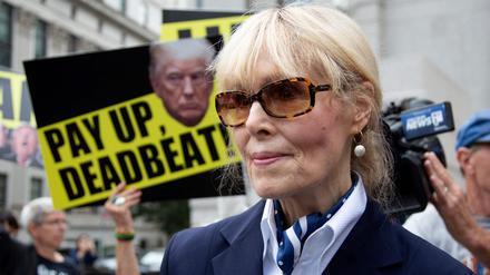 E. Jean Carroll im September 2024 nach einem Gerichtstermin in New York.