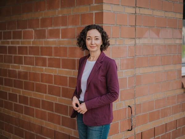 Ramona Pop ist eine rumänisch-deutsche Politikerin. Sie war von 2016 bis 2021 Bürgermeisterin von Berlin im Senat Müller II sowie Senatorin für Wirtschaft, Energie und Betriebe. Seit Juli 2022 ist sie Vorständin des Verbraucherzentrale Bundesverbandes.