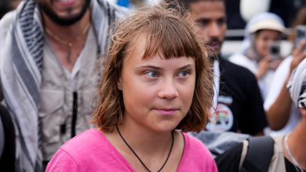 Die schwedische Aktivistin Greta Thunberg ist mit einer Hilfsflotte nach Gaza unterwegs.