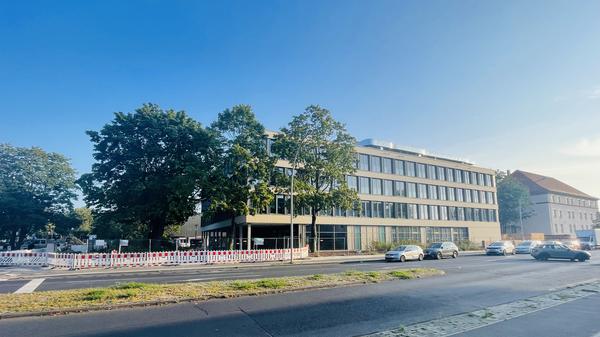 Die neue Grundschule in Berlin-Spandau am Fehrbelliner Tor, zwischen Askanierring und Hohenzollernring.  