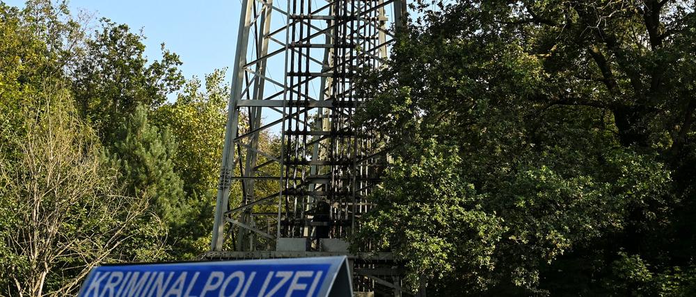 Polizei und Feuerwehr informieren auch die Bevölkerung, was sie während des Stromausfalls tun sollen.