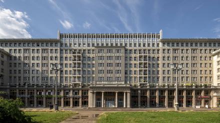 Von einem Bauhaus-Architekten entworfen: Wohnhaus Block C Nord an der Karl-Marx-Allee. 