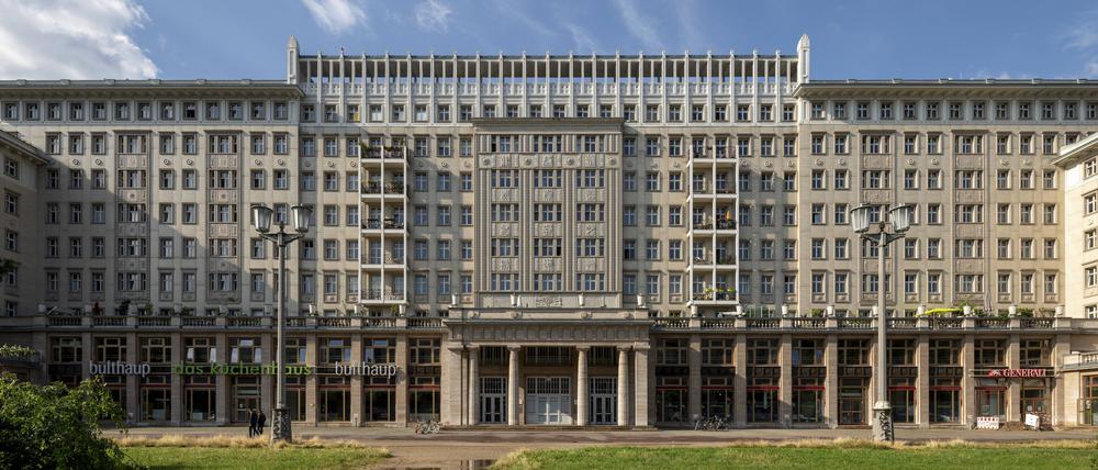 Von einem Bauhaus-Architekten entworfen: Wohnhaus Block C Nord an der Karl-Marx-Allee.