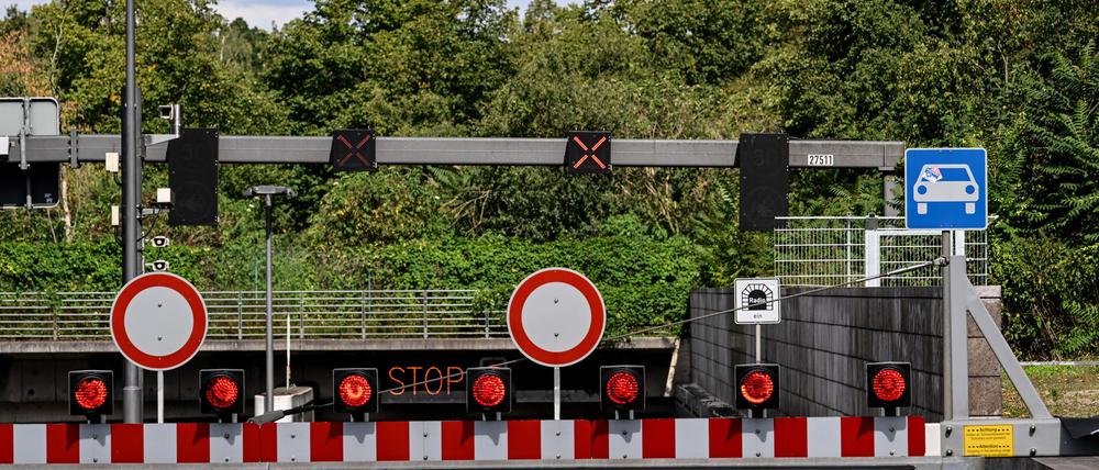 Der Berliner Tiergartentunnel war erneut für etliche Stunden in beide Richtungen gesperrt. (Archivbild)