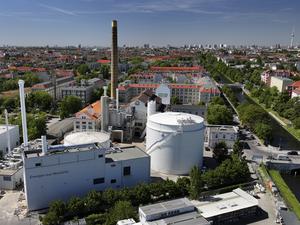 Das Fernheizwerk Neukölln am Weigandufer.