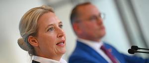 Das Führungsduo der AfD: Die beiden Partei-Co-Vorsitzenden Alice Weidel und Tino Chrupalla bei einem Pressestatement