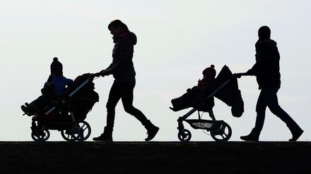 Kinderwagen kosten oft mehrere hundert Euro