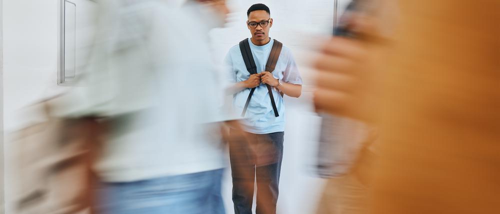 Junge Menschen erleben die Krisen als existenzbedrohend – mangelnde Erfahrung und Vorbereitung belasten sie stärker als ältere Generationen.