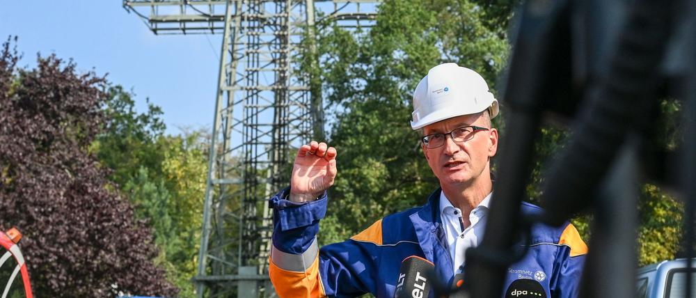 Der Geschäftsführer von Stromnetz Berlin, Erik Landeck, geht davon aus, dass am Donnerstagabend alle Haushalte wieder Strom haben werden.