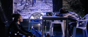 Szene aus dem Theaterstück "Die Brücke von Mostar" von Igor MemicCredit: Matthias Horn