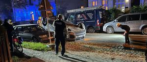 Bei einem Unfall mit einem Jaguar in Pankow, wurden vier weitere Fahrzeuge beschädigt.
