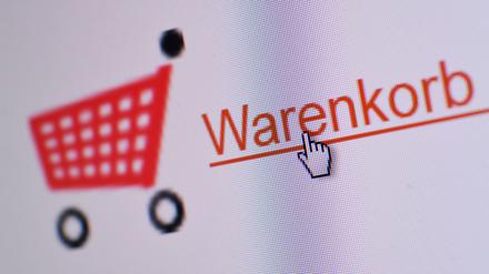 Bei der Berliner Verbraucherzentrale finden Interessierte Informationen über sogenannte Fake-Shops im Internet. (Symbolbild)