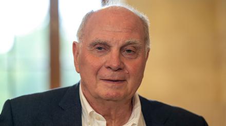 Uli Hoeneß meint, dass es mit Max Eberl nichts auszusprechen gebe.