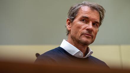 Der frühere Nationalspieler Jens Lehmann will laut einem Medienbericht bei 1860 München einsteigen.