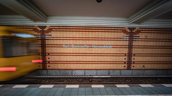 Berlin Reinickendorf, Ã–PNV: BVG, U-Bahn Linie U8: Bahnhof Karl-Bonhoeffer-Nervenklinik - 28.02.2023 Berlin *** Berlin Reinickendorf, public transport BVG, underground line U8 station Karl Bonhoeffer Nervenklinik 28 02 2023 Berlin