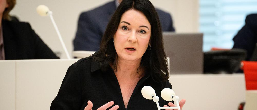 Britta Müller (BSW), Ministerin für Gesundheit und Soziales.