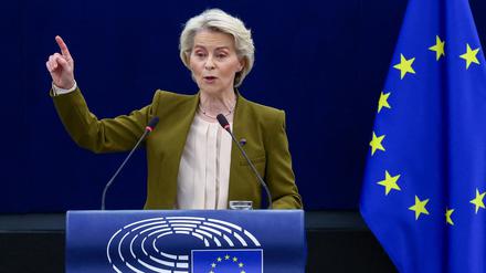 Bei der Rede zur Lage der Europäischen Union verkündet von der Leyen, die Unterstützung für Israel auszusetzen.