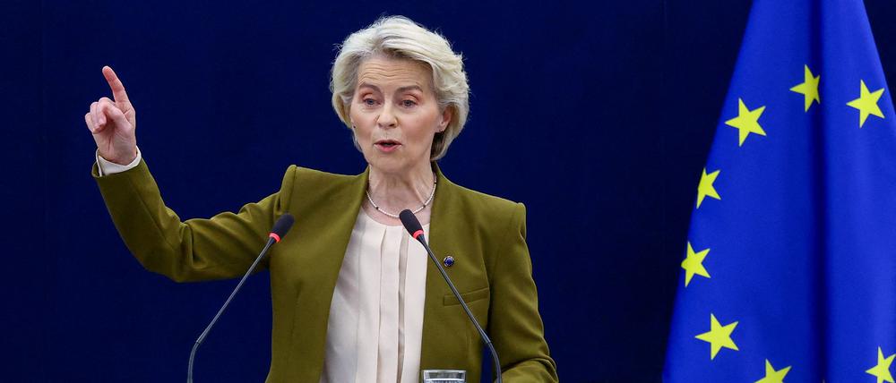 Bei der Rede zur Lage der Europäischen Union verkündet von der Leyen, die Unterstützung für Israel auszusetzen.