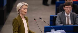 EU-Kommissionspräsidentin Ursula von der Leyen während einer Plenarsitzung im Europäischen Parlament in Straßburg.