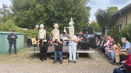Puppentheater zur Eröffnung der Theaterwerkstatt.