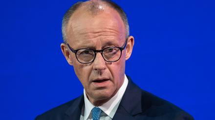 Bundeskanzler Friedrich Merz kritisiert die Verletzung des polnischen Luftraums als „rücksichtsloses Vorgehen“.