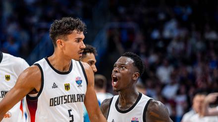 Tristan Da Silva (Mitte) versenkte einen wichtigen Wurf von der Mittellinie – ganz zur Freude von Kapitän Dennis Schröder (r.).
