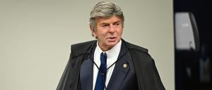 Luiz Fux, Richter am Obersten Gericht Brasiliens (STF), bei der Sitzung zur Urteilsberatung gegen Brasiliens Ex-Präsident Bolsonaro und Mitangeklagte.