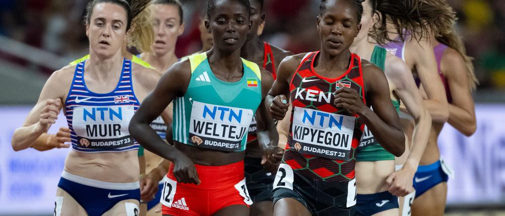 Ein Start der Äthiopierin Diribe Welteji (vorne) bei der Leichtathletik-WM in Tokio ist offen. (Archivbild)