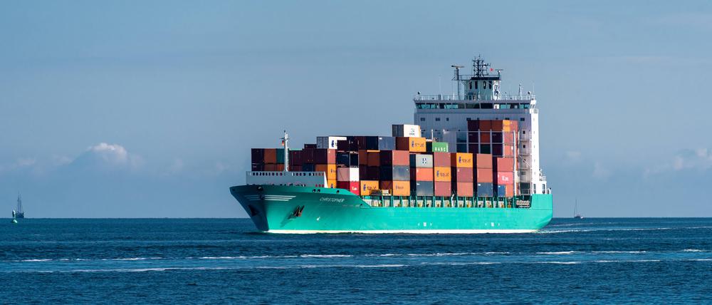 Der Containerfrachter Christopher ist im Sommer 2019 in der Kieler Bucht unterwegs.