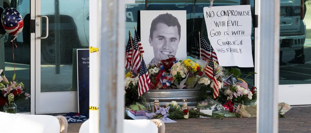 In den USA finden mehrere Gedenkveranstaltungen nach dem Tod des rechtskonservativen Aktivisten Charlie Kirk statt – auch in Berlin ist eine geplant.