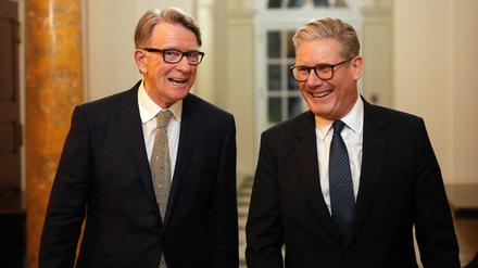 Der einstige britische Botschafter in den USA, Peter Mandelson, mit Premier Keir Starmer bei einem Termin im Februar