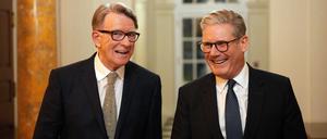 Der einstige britische Botschafter in den USA, Peter Mandelson, mit Premier Keir Starmer bei einem Termin im Februar